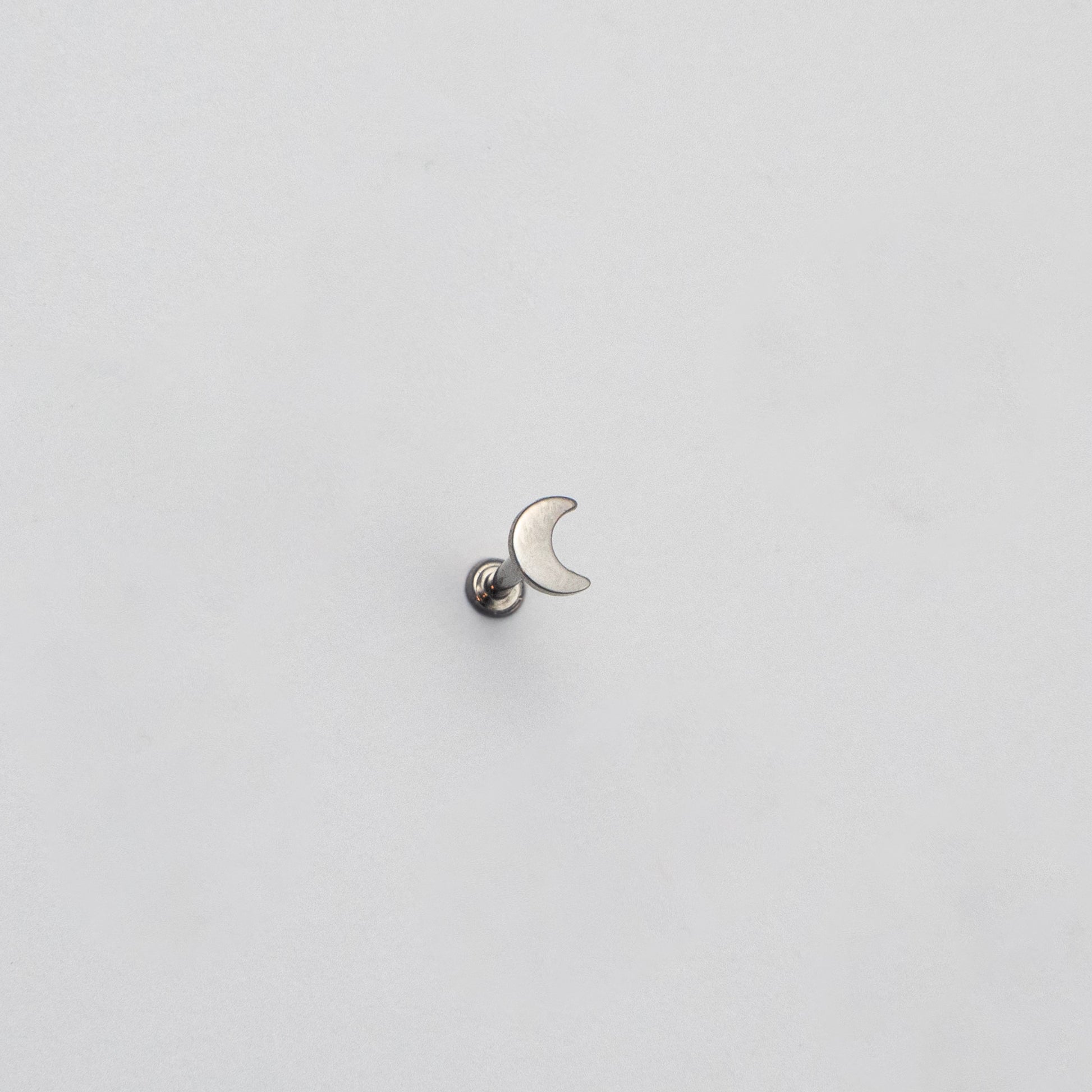 MOON FLATBACK STUD