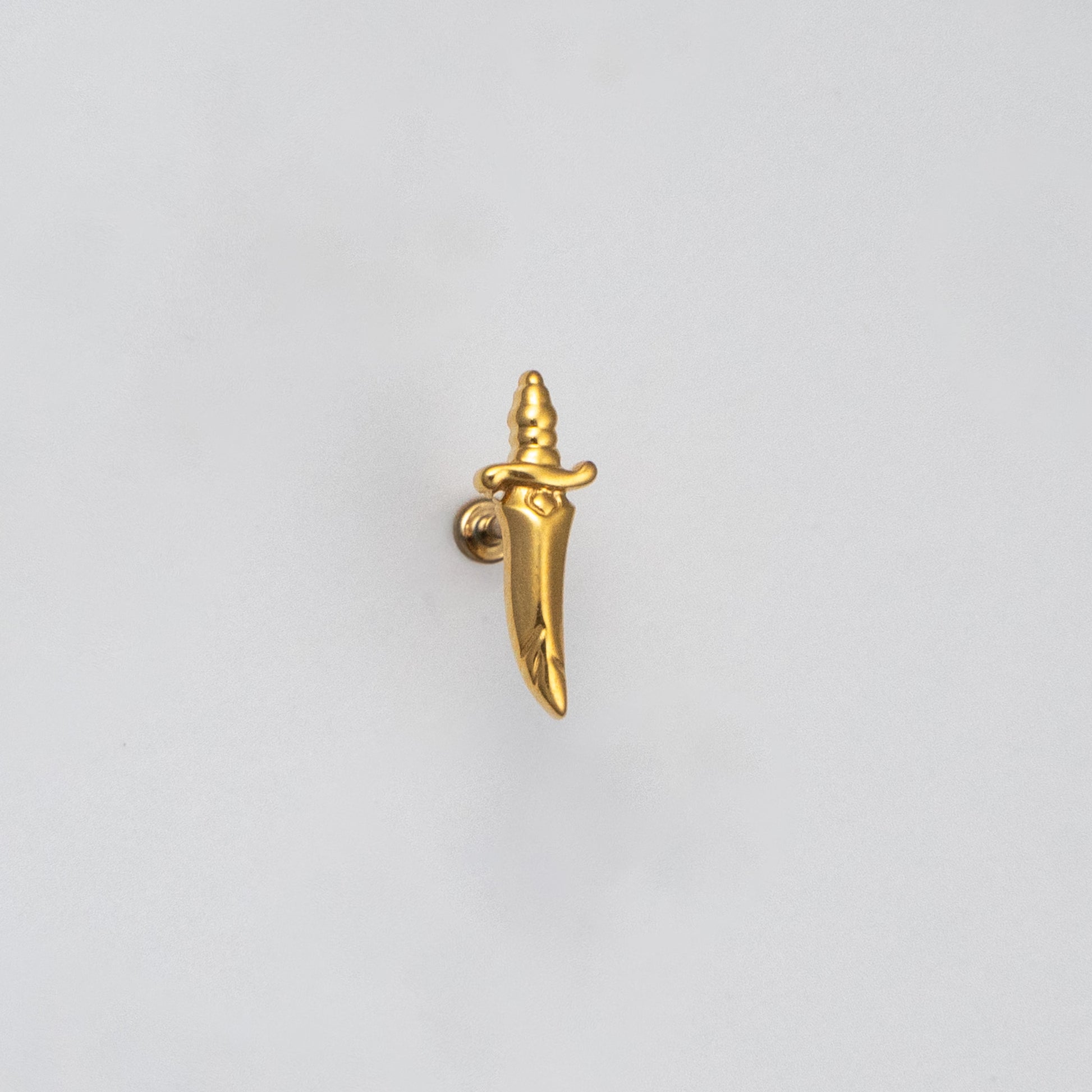 DAGGER FLATBACK STUD