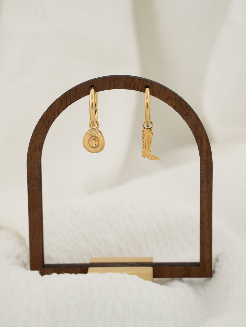 COWBOY ROMANCE HOOPS