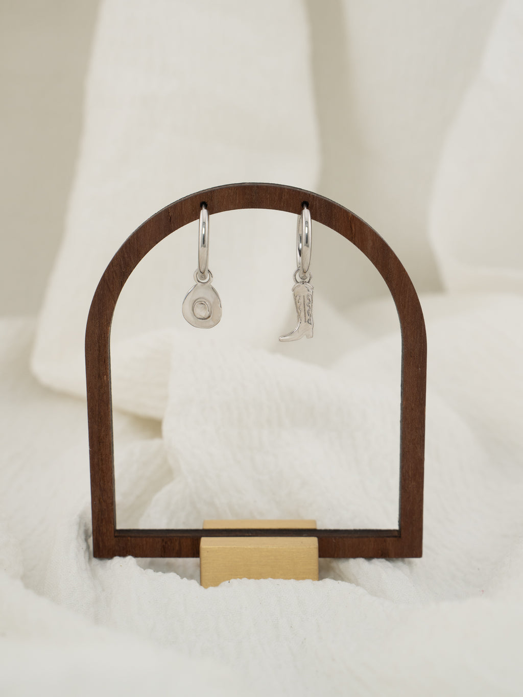 COWBOY ROMANCE HOOPS