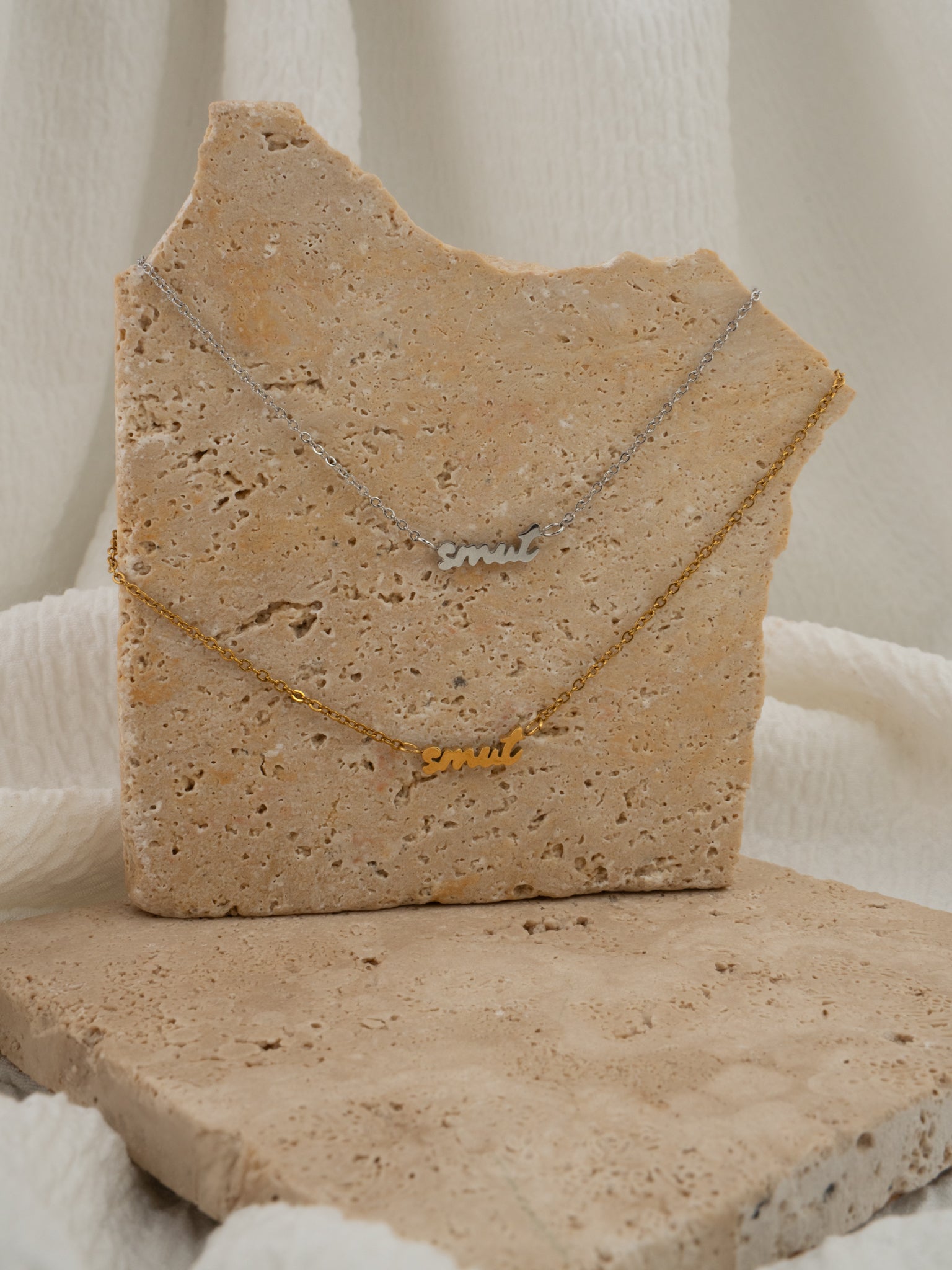 SMUT NECKLACE